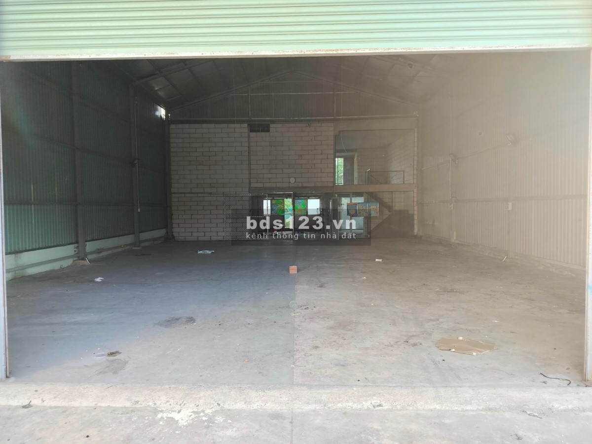 Cho thuê nhà xưởng 540m2 gần ngã tư Ga Quận 12