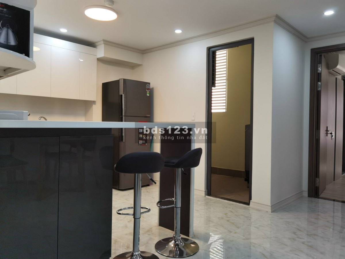 Cho thuê căn hộ 2PN,2WC,81m2, view đẹp, tầng trung. Giá : 12tr/tháng(full nt).