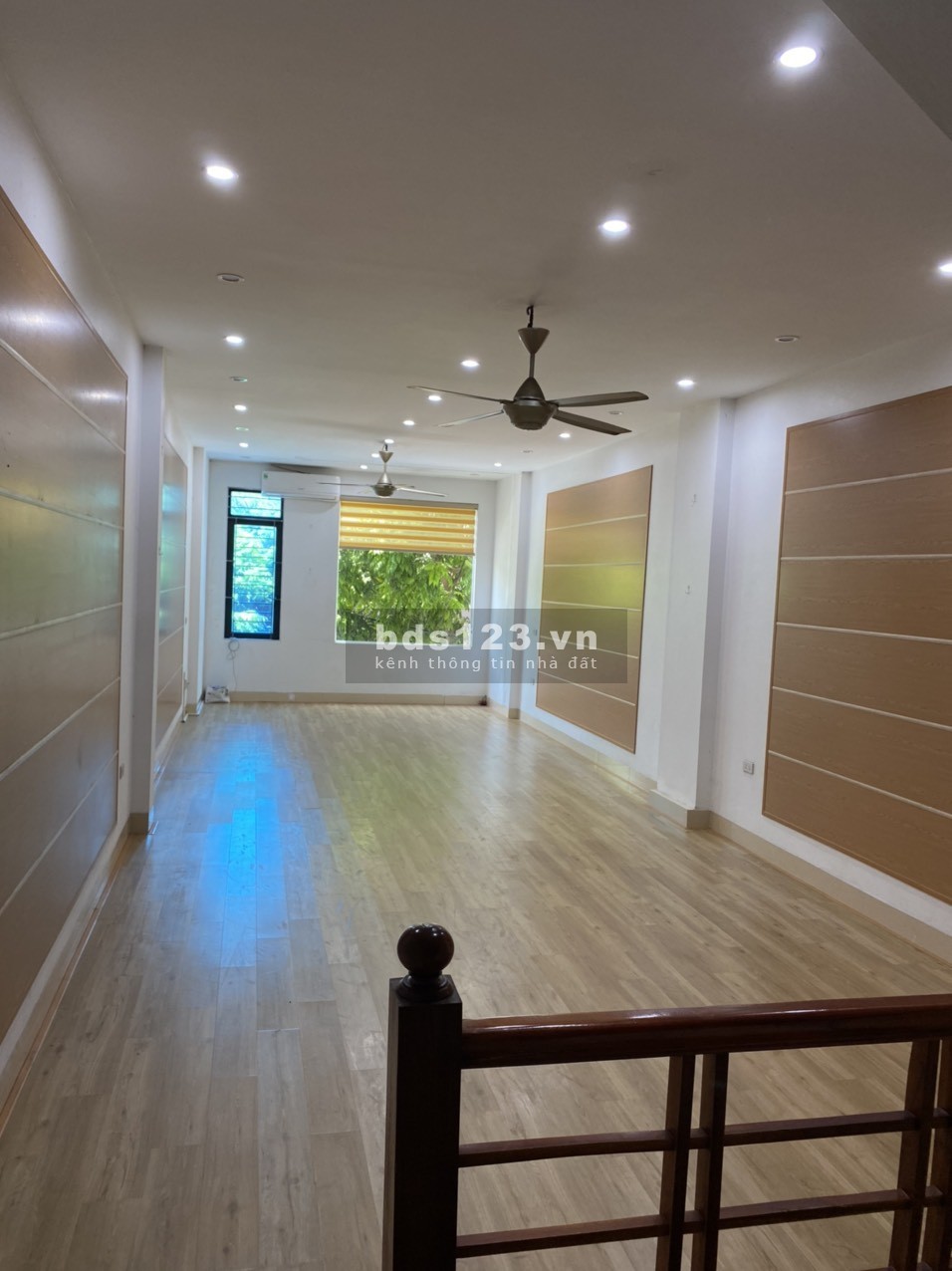 Cho thuê nhà mặt tiền gồm 4 tầng tại Mê Linh, Liên Bảo, Vĩnh Yên - Giá chỉ 20 triệu/tháng