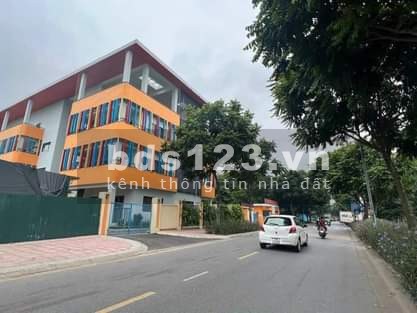 Bán nhà Việt Hưng DT 35m² x 4 tầng, 2 mặt thoáng, giá 2,6 tỷ, chợ, trường học, công viên đa tiện ích