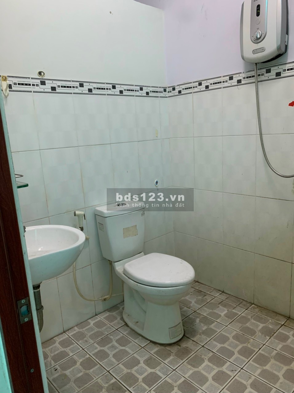 Nhà mình còn dư một phòng trọ ở ghép trong tháng 9 có thể dọn vào