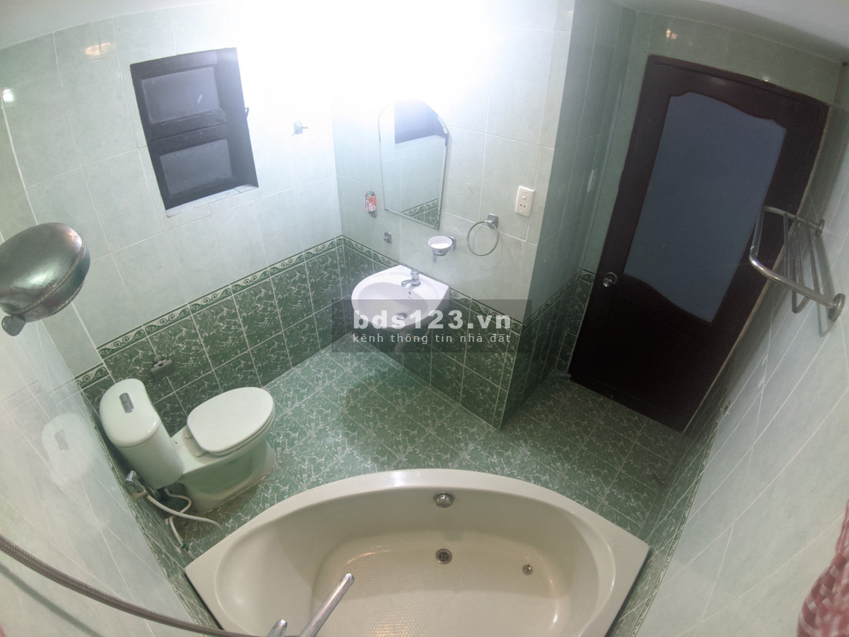 Cho thuê CHDV mặt tiền Lê Quang Định, gần Bà Chiểu, sạch sẽ, đầy đủ tiện nghi, giá 4,5 triệu/tháng