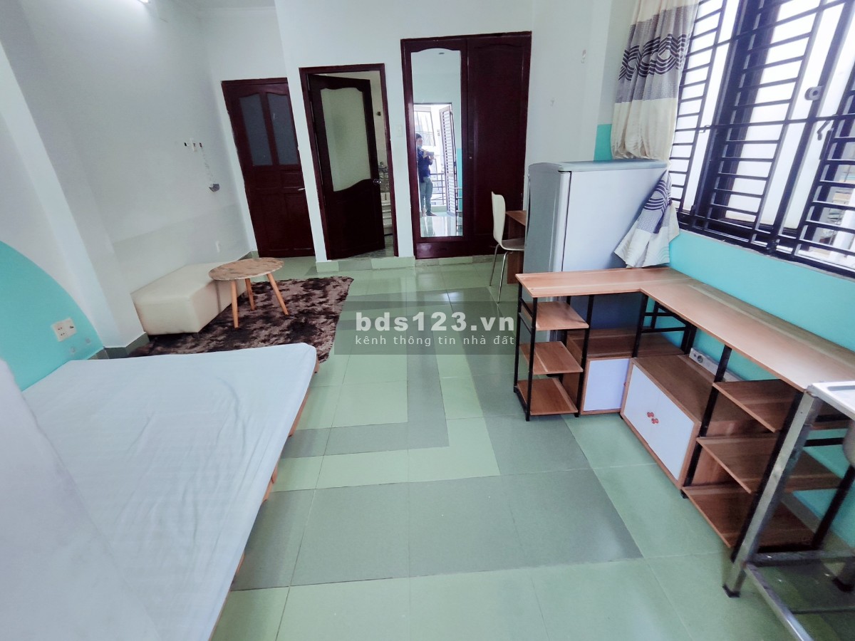 Cho thuê CHDV mặt tiền Lê Quang Định, gần Bà Chiểu, sạch sẽ, đầy đủ tiện nghi, giá 4,5 triệu/tháng