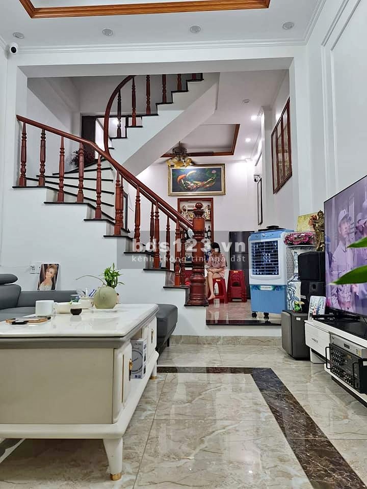 Bán nhà Xã Đàn 2, Đống Đa, 45m2 x 4 tầng, lô góc, ngõ rộng, chỉ 3.9 tỷ LH 0333649396
