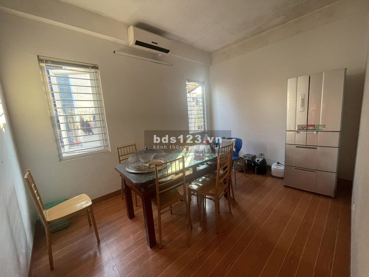 Bán nhà riêng Long Biên, Hà Nội, DT 40m2, MT 6m, nhỉnh giá 4 tỷ
