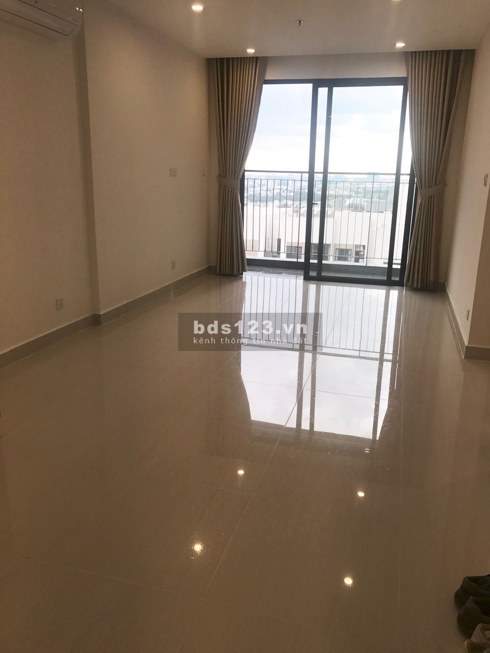 Cho thuê căn hộ 2PN1WC, bếp full rèm, giá 7 triệu/tháng tại Vinhomes Grand Park Q9