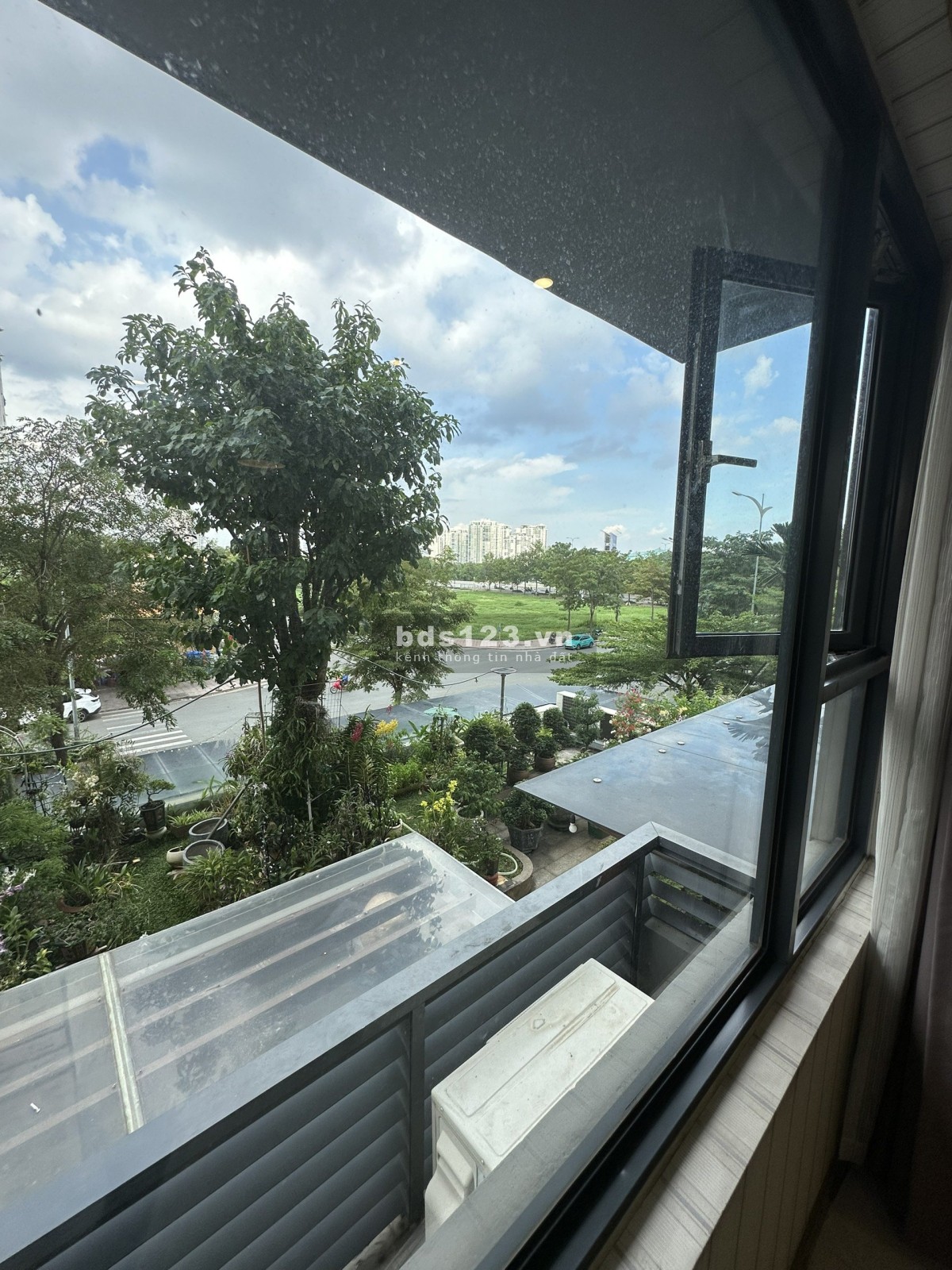 Cho thuê căn hộ 1PN New City 51m2 full nội thất, cực đẹp, giá chỉ 14.5tr view nội khu cây xanh