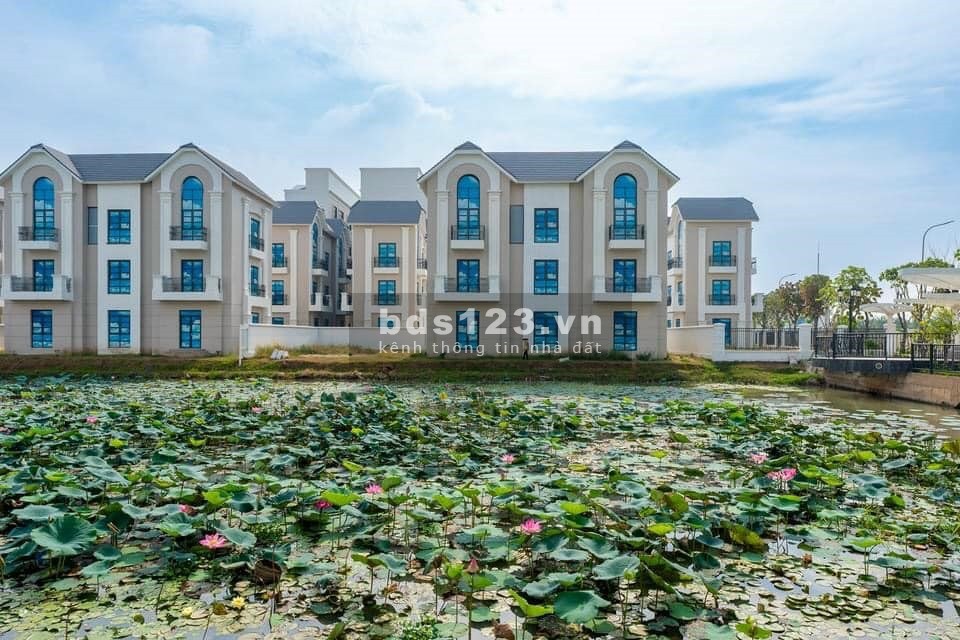 Bán biệt thự đơn lập giá cắt lỗ sâu tại Vinhomes Quận 9
