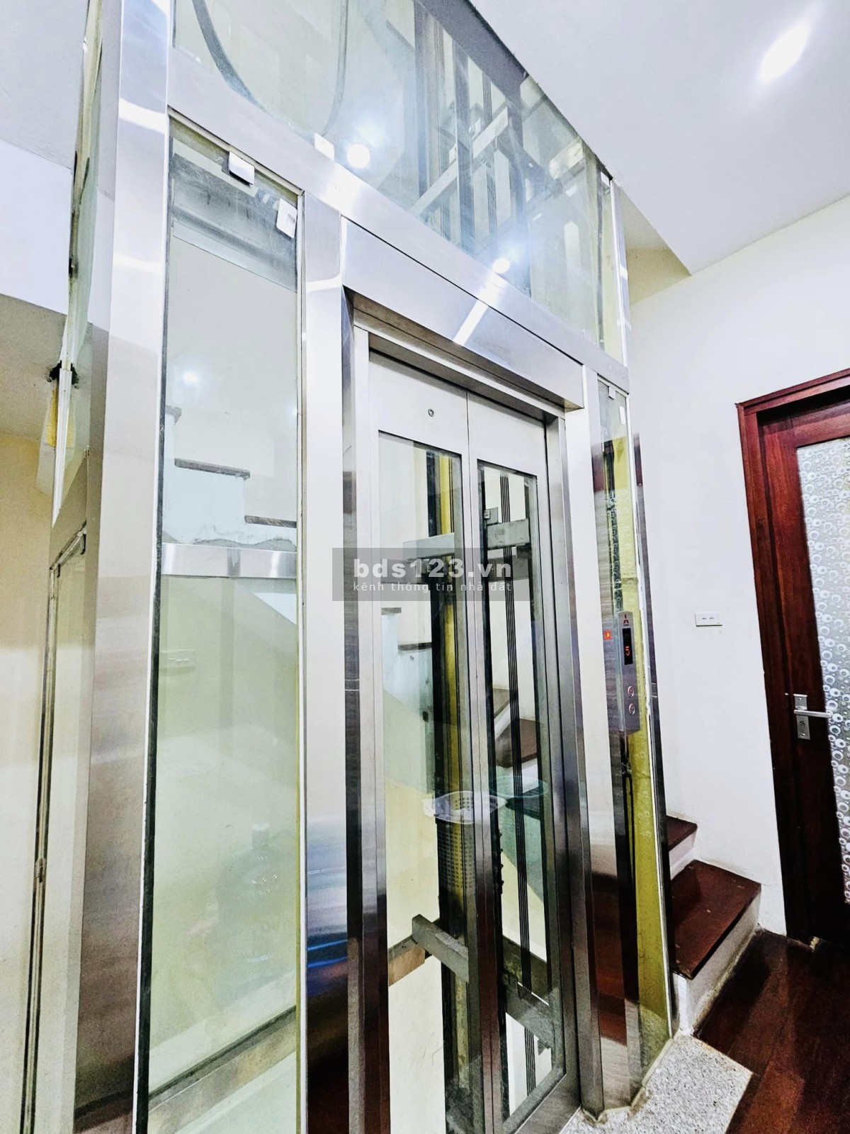 Bán nhà đẹp Hoàng Cầu, Trần Quang Diệu, DT 75m, 6T, MT 5m, 25 tỷ, vỉa hè ô tô KD văn phòng thang máy