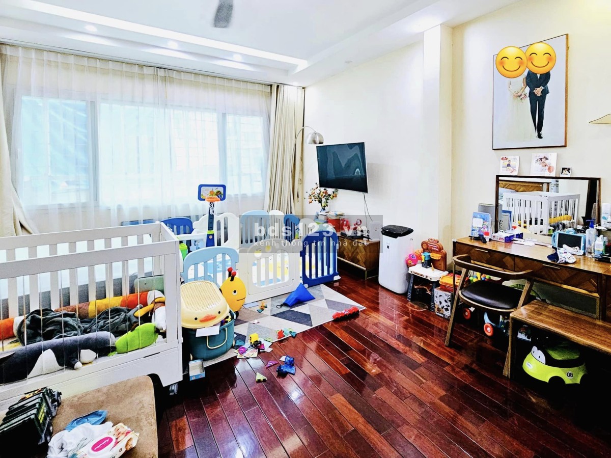 Bán nhà đẹp Hoàng Cầu, Trần Quang Diệu, DT 75m, 6T, MT 5m, 25 tỷ, vỉa hè ô tô KD văn phòng thang máy