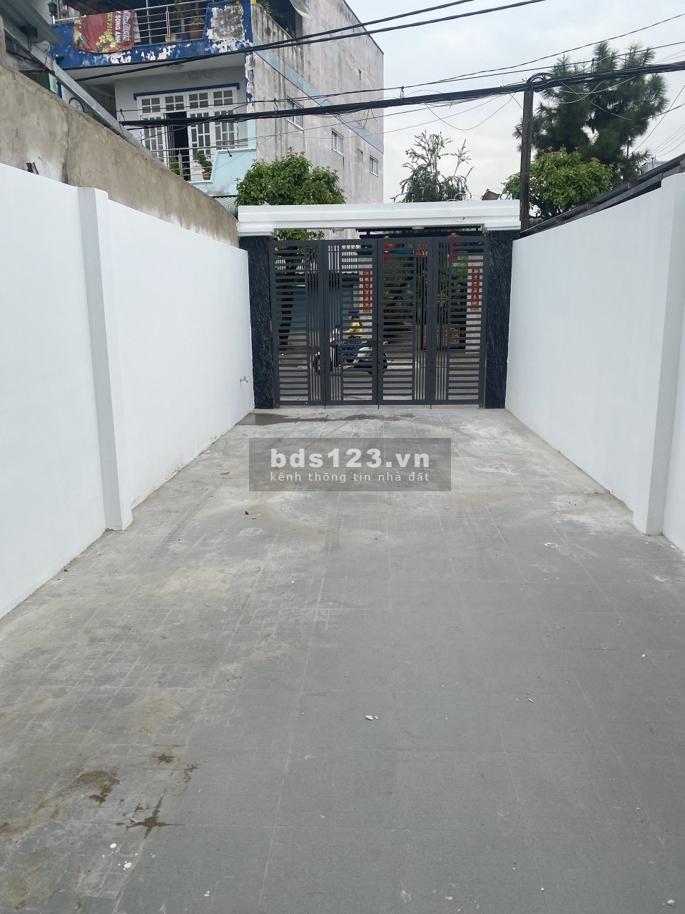 Bán nhà mới xây diện tích lớn đường xe tải ngay Q9