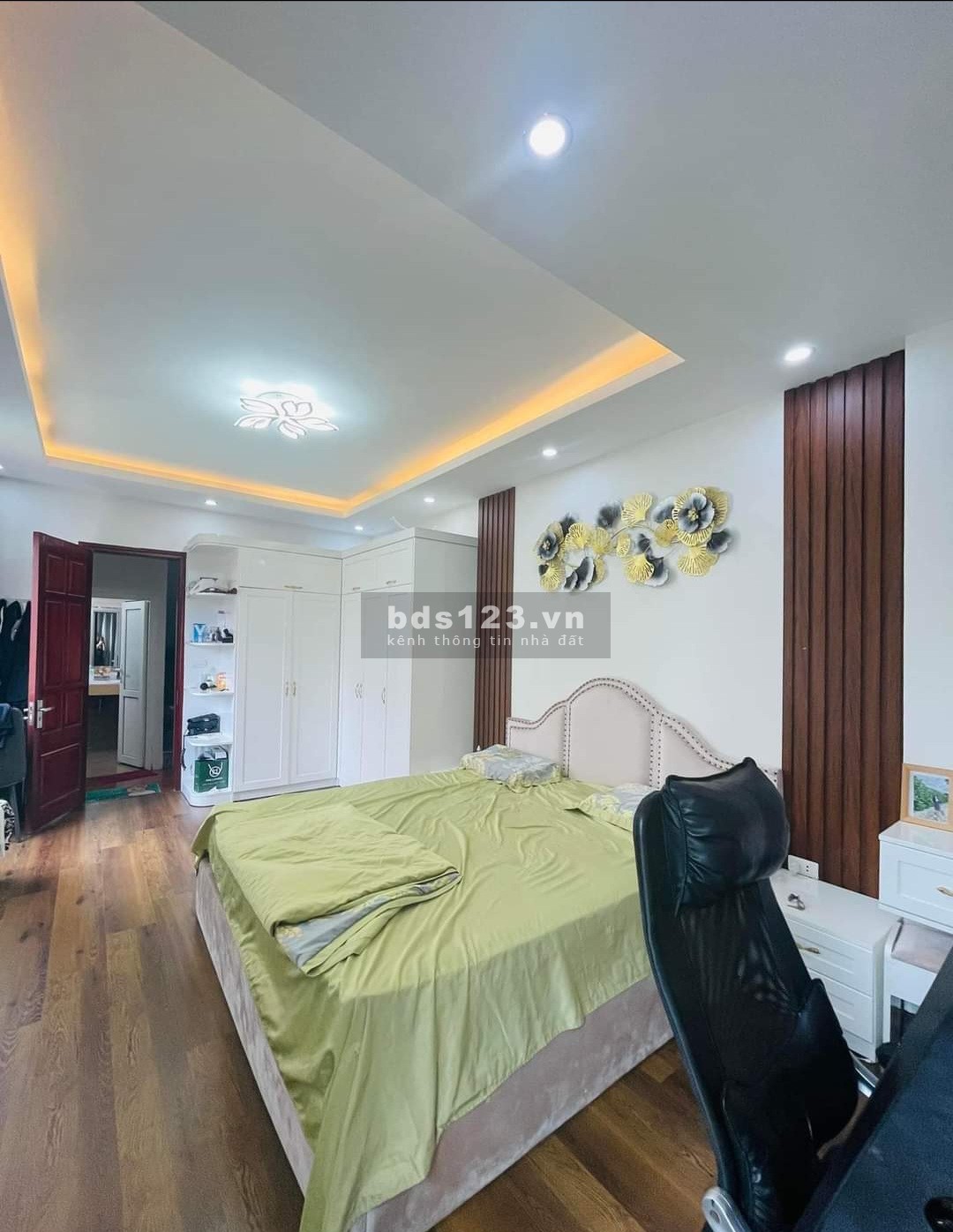 Bán nhà Phố Võ Chí Công - Cầu Giấy- 35m2 - 6 Tầng - Full nội thất - 3.9 tỷ ( Thương Lượng).