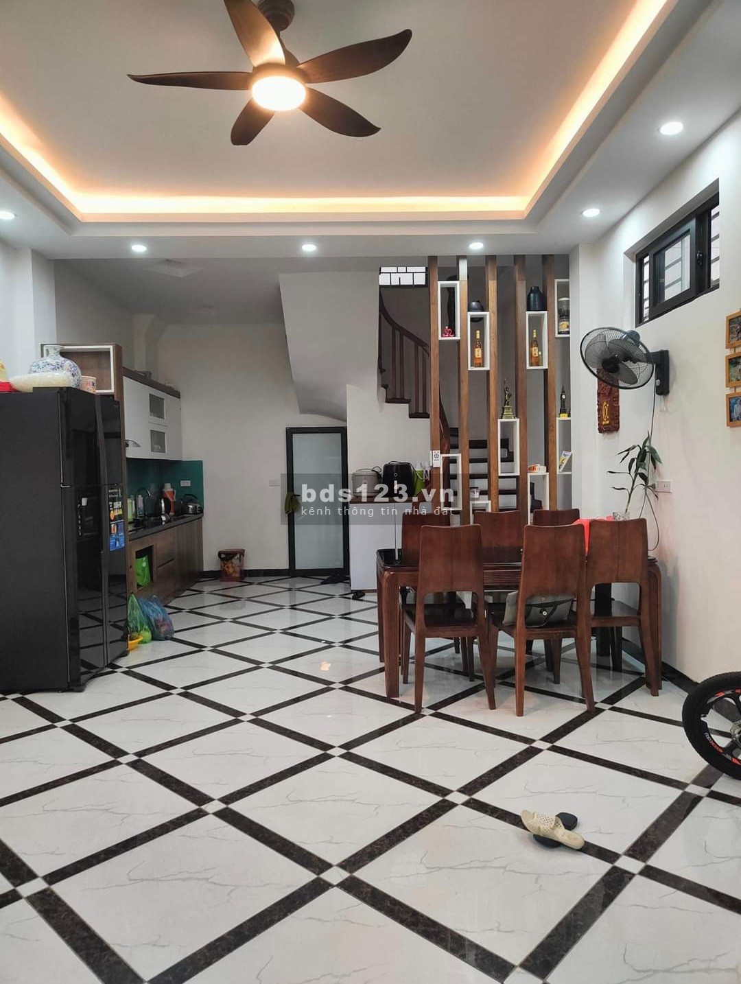 Bán nhà Phố Võ Chí Công - Cầu Giấy- 35m2 - 6 Tầng - Full nội thất - 3.9 tỷ ( Thương Lượng).