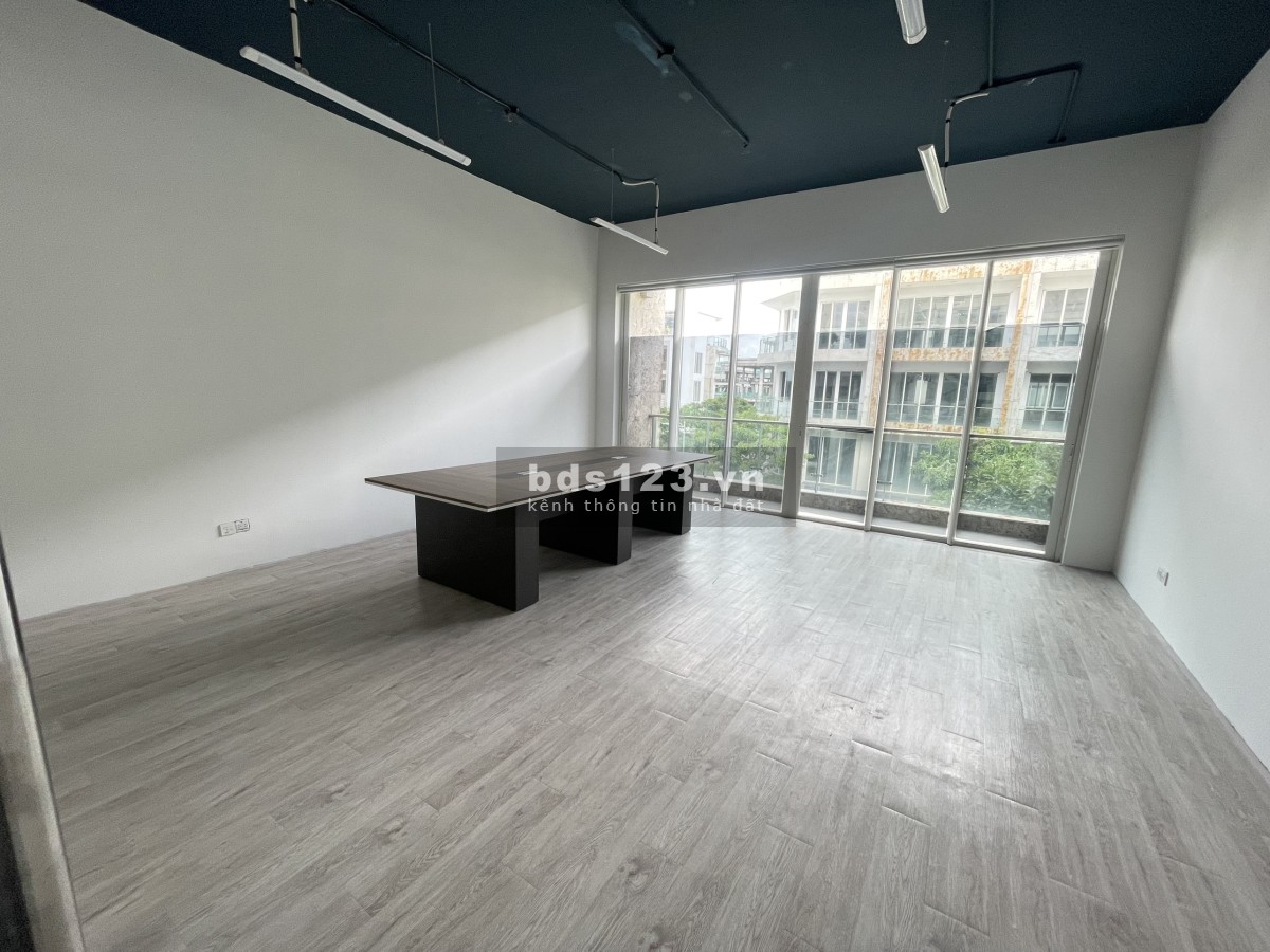 Cho thuê văn phòng tầng 2 SH Saritown làm văn phòng cực vip giá 23 triệu/tháng