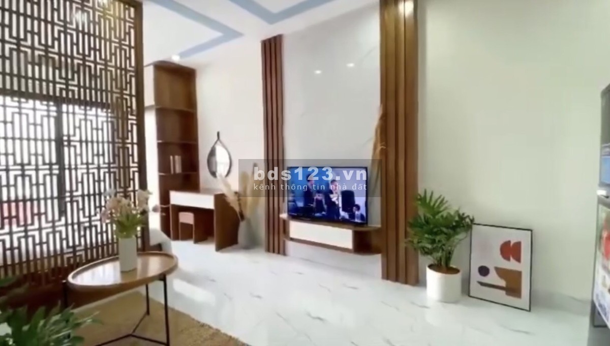 Bán tòa nhà ngay Hồ Tây 110m2, 8 tầng thang máy, 25 tỷ