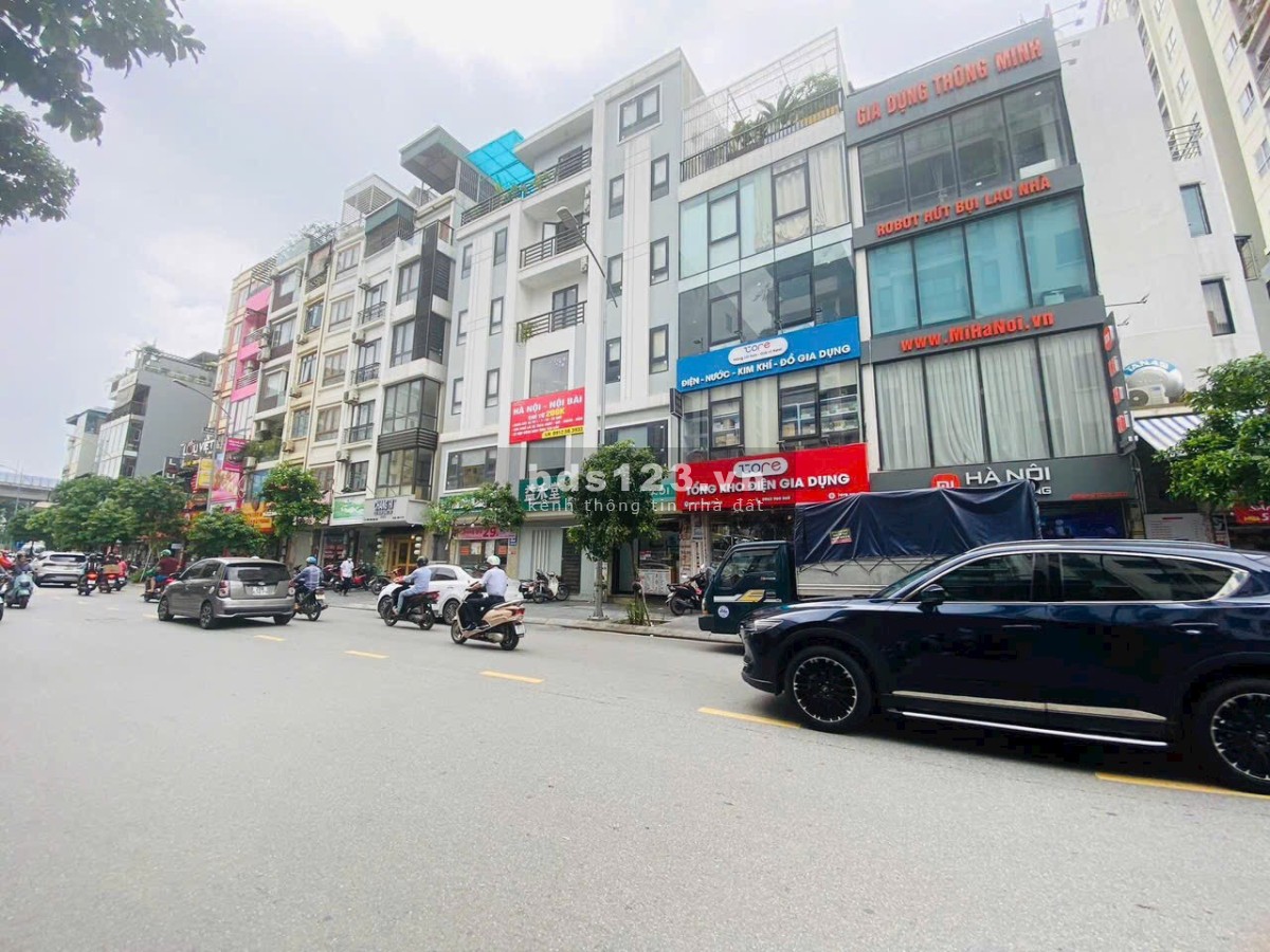 Bán nhà mặt phố Trường Chinh, 200m2, nở hậu, giá 62 tỷ