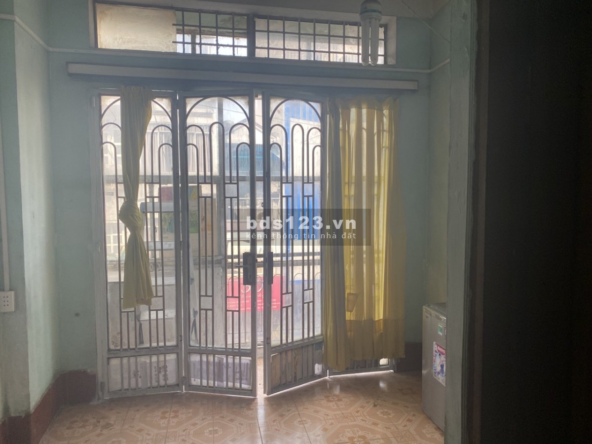 Chính chủ cho thuê phòng trọ 24m2, 2.5 triệu/ tháng mặt tiền đường Nguyễn Phúc Nguyên, quận 3