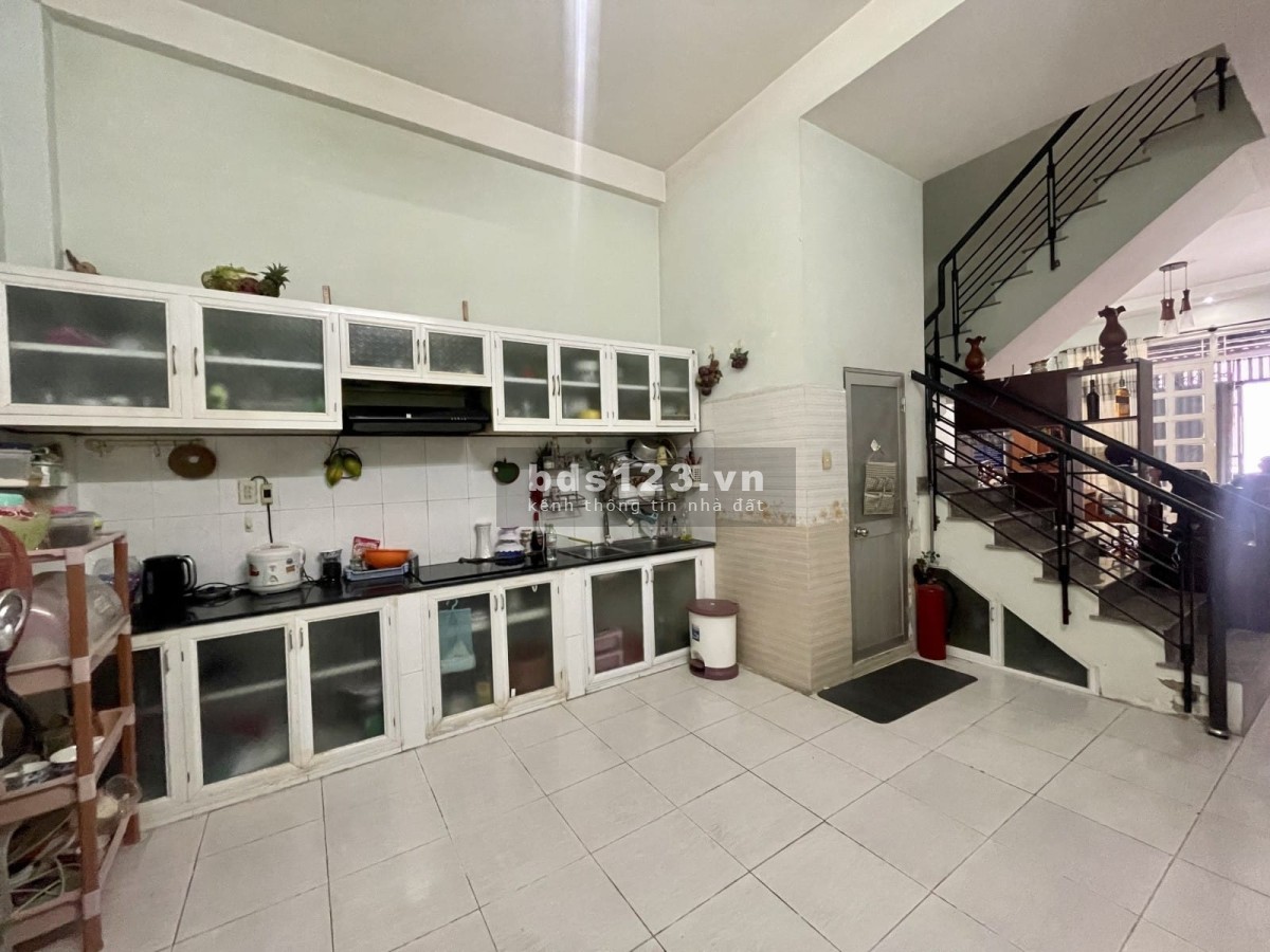Bán nhà hẻm ô tô, 60M2, 3 tầng giá rẻ Tân Thới Nhất 0916863263