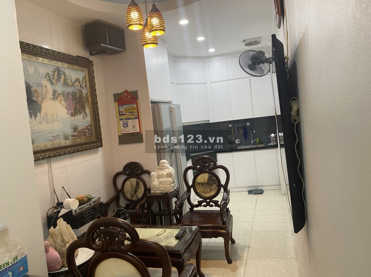 Tôi chính chủ cần bán nhà mặt phố, thuận lợi kinh doanh, vị trí đẹp nhất phố