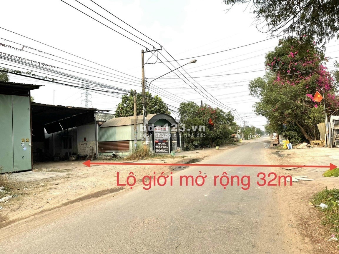 Bán lỗ lô đất rộng 890m mặt tiền nhựa 32m tc 100m phù hợp làm kho xưởng sx nhẹ nhà nghỉ giá rất ngộp