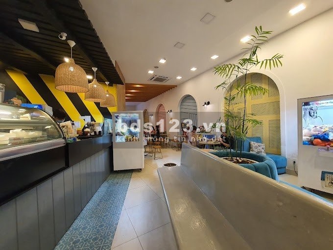 Cho thuê góc MTKD 453 Nguyễn Thị Thập, P. Tân Phong, Quận 7- DT 200m2