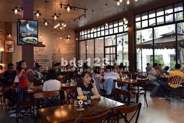 Cho thuê góc MTKD 608 Ba Tháng Hai, P.14, Quận 10 - DT 350m2