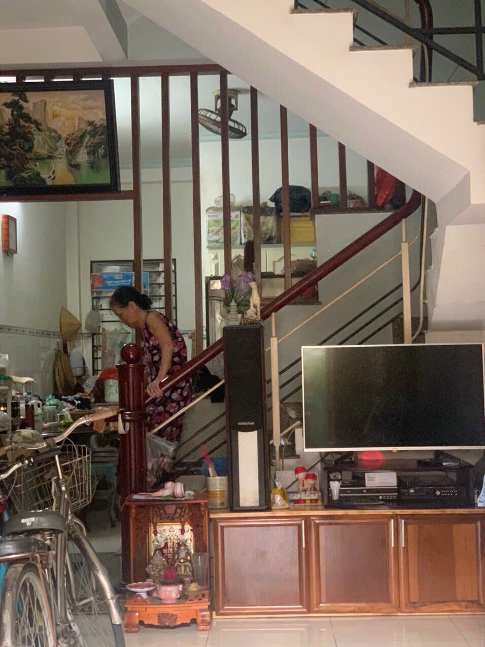 Cho thuê nhà đẹp HXH ngay chợ Tân Hương 4 x 12 - 3 tầng BTCT chỉ 11 triệu TL CC