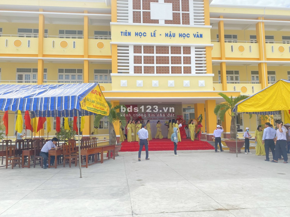 Bán đất nền sát trường học cấp 2 huyện Thạnh Phú