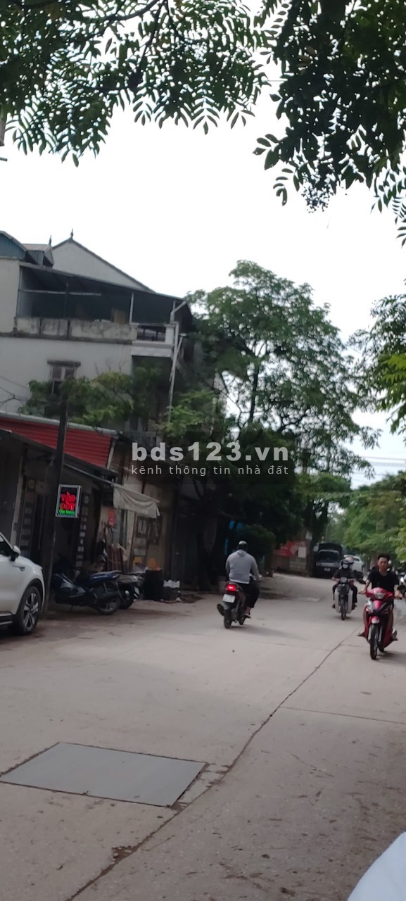 Chỉ 2 tỷ có ngay nhà cấp 4 đối diện chợ Nhật Tân. Mặt đường ô tô. Diện tích 44m² mặt tiền 7m