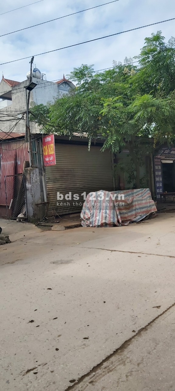 Chỉ 2 tỷ có ngay nhà cấp 4 đối diện chợ Nhật Tân. Mặt đường ô tô. Diện tích 44m² mặt tiền 7m