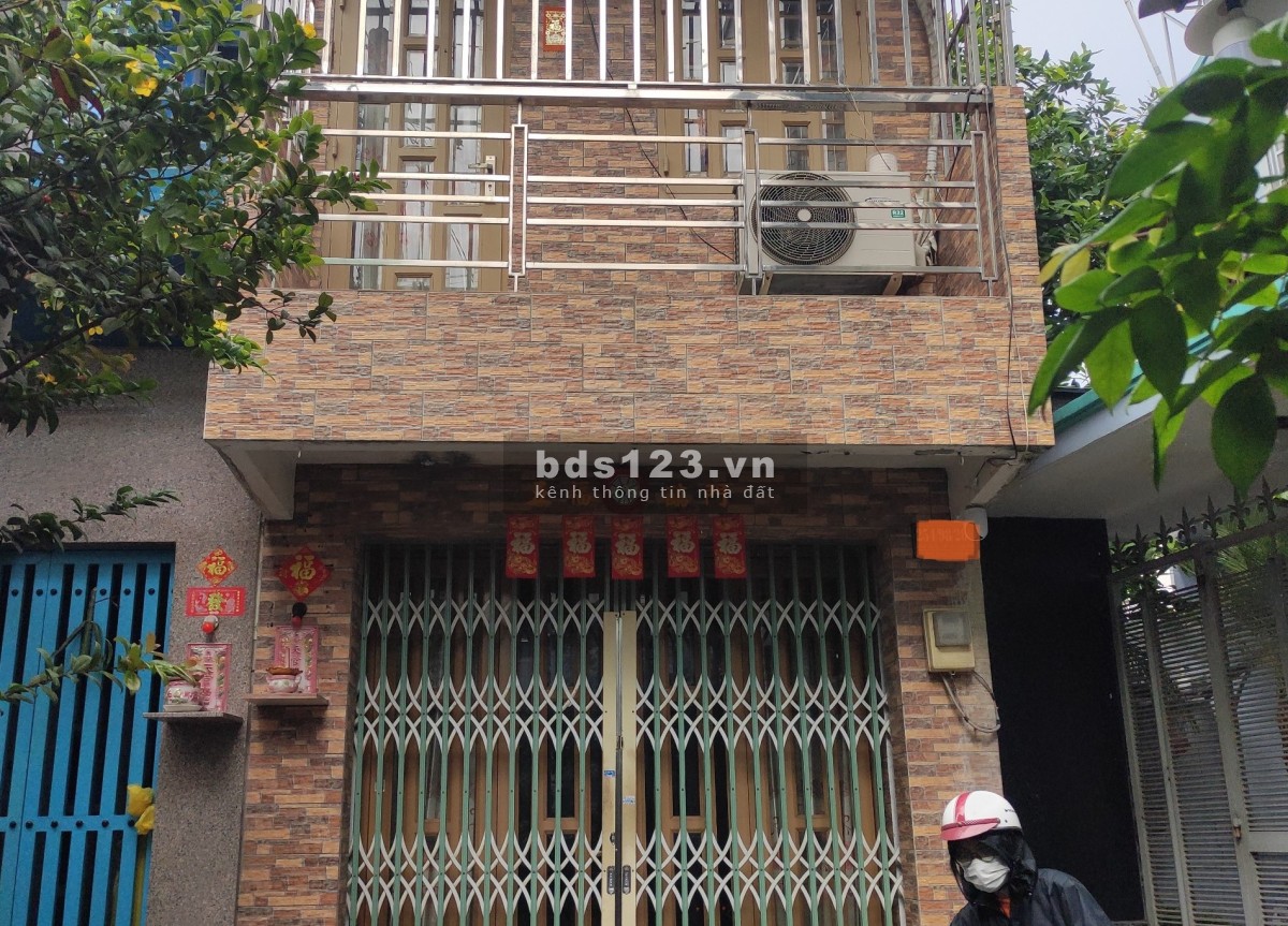 NHÀ KHU AN NINH, CHỖ ĐẬU Ô TÔ, GẦN SACOMBANK ÂU CƠ, 3.5 TỶ
