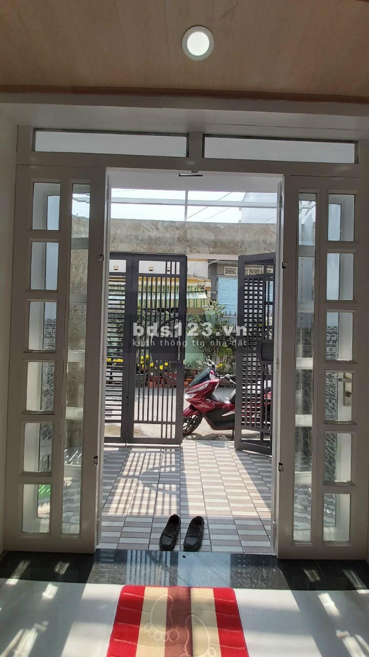 Bán nhà riêng DT 42.2m² x 2 lầu, đường XVNT, Quận Bình Thạnh, Hẻm 5m thẳng tăm tắp, nhỉnh giá 5 tỷ