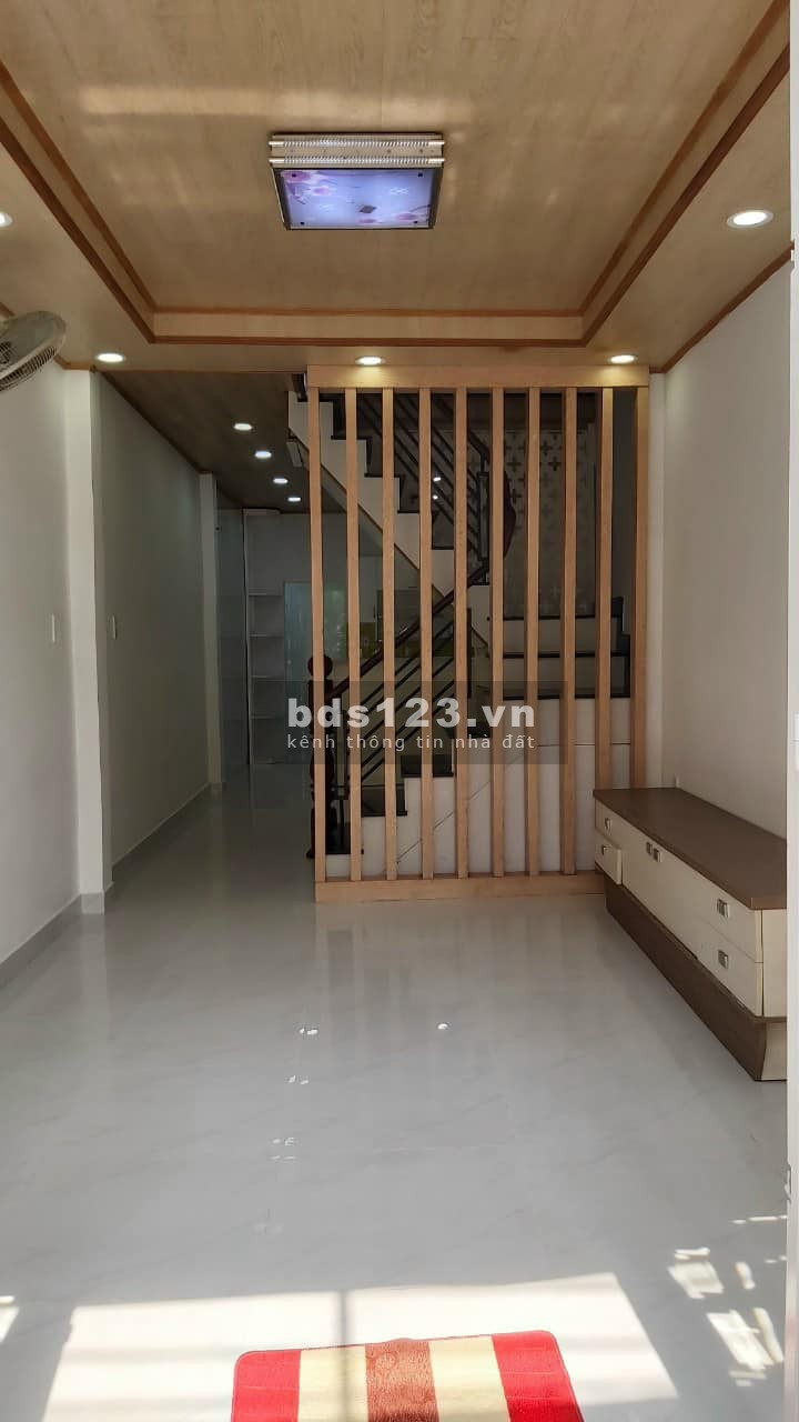 Bán nhà riêng DT 42.2m² x 2 lầu, đường XVNT, Quận Bình Thạnh, Hẻm 5m thẳng tăm tắp, nhỉnh giá 5 tỷ