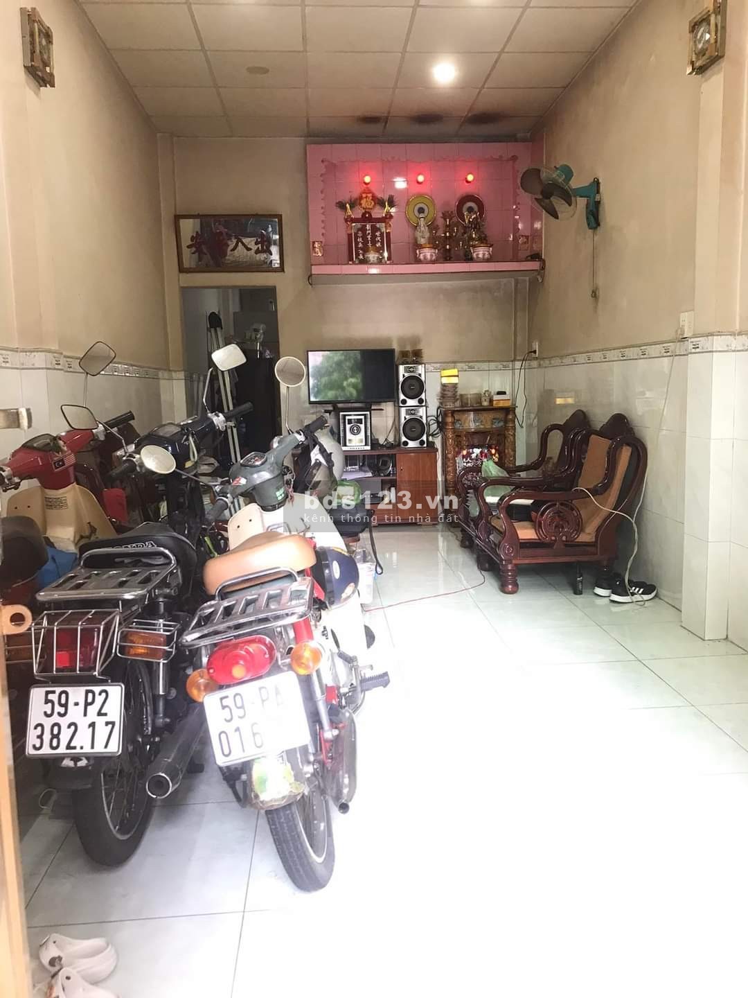 NHÀ KHU AN NINH, CHỖ ĐẬU Ô TÔ, GẦN SACOMBANK ÂU CƠ, 3.5 TỶ