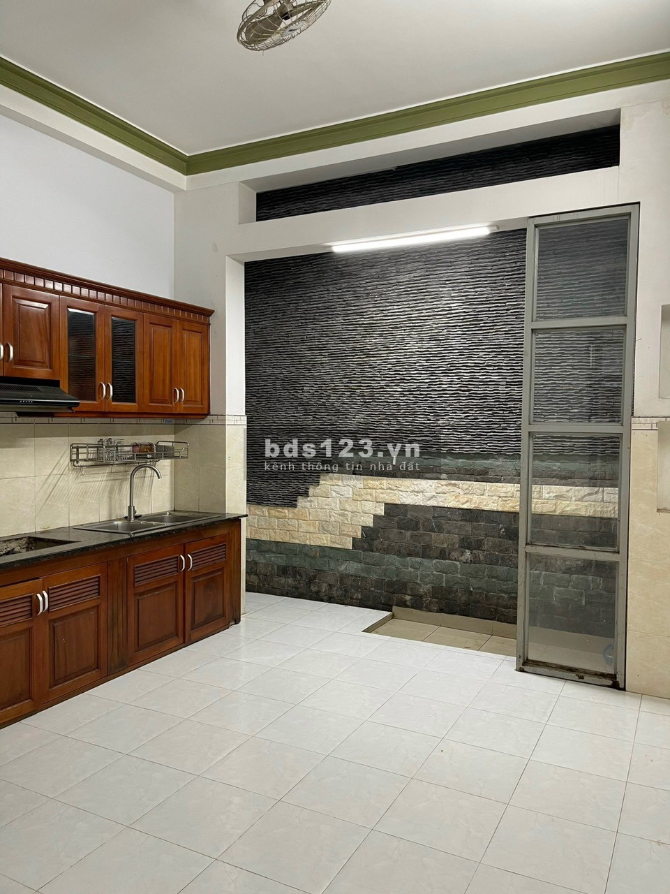 Cho thuê nhà đẹp hẻm 6m Tân Kỳ Tân Quý 4 x 14, đúc 3,5 tấm chỉ 14 triệu thương lượng