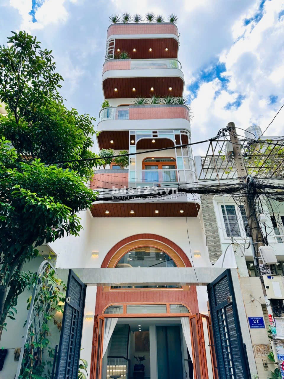 Bán siêu phẩm nhà phố có thang máy kính Phường 14, Quận Gò vấp, Hồ chí Minh