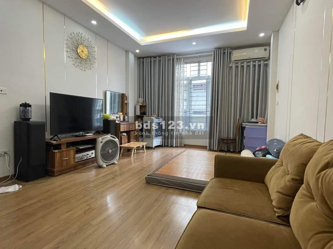 Bán gấp nhà Minh Khai 33m² x 4 tầng, mặt tiền 4m, giá 3,78 tỷ