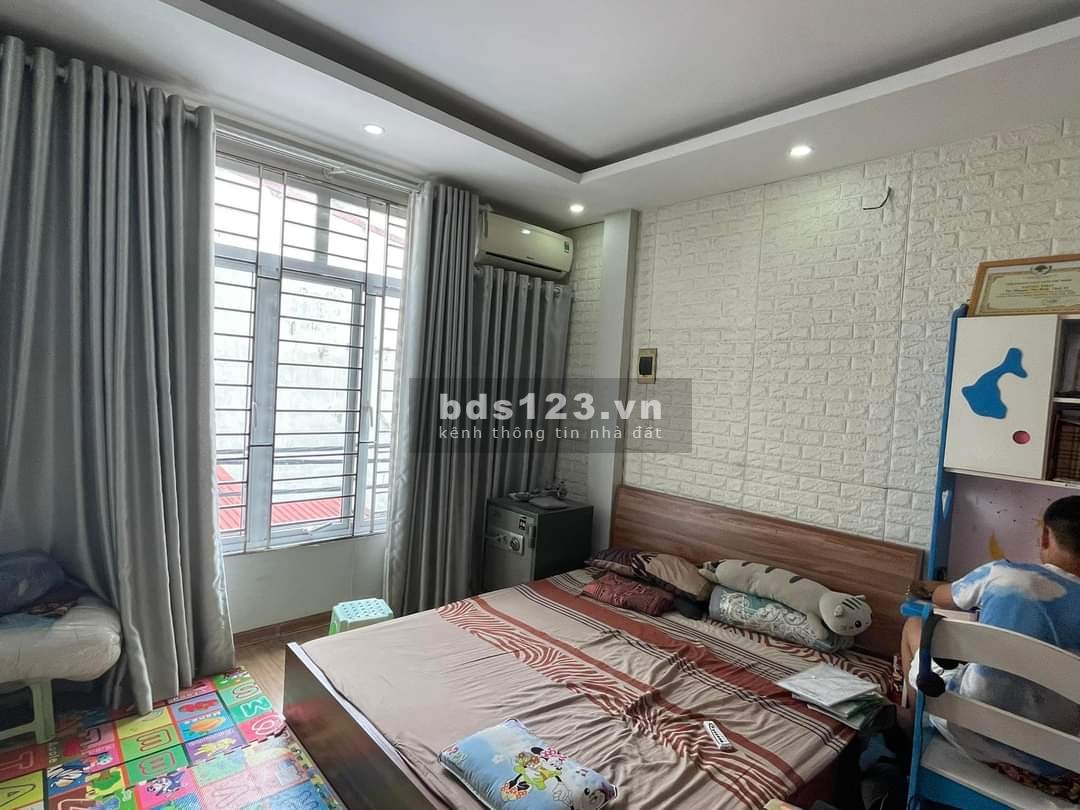 Bán gấp nhà Minh Khai 33m² x 4 tầng, mặt tiền 4m, giá 3,78 tỷ