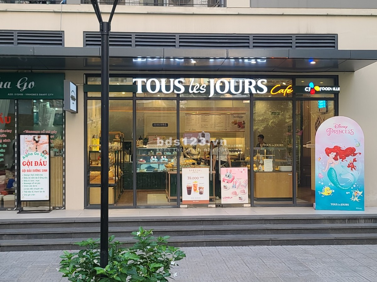 Bán shophouse chân đế DT 50m2 giá 6.6 tỷ, cho thuê 40 - 45tr/th, vị trí đẹp nhất Vinhomes Smart City