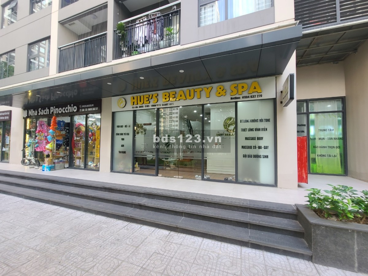 Bán shophouse chân đế DT 50m2 giá 6.6 tỷ, cho thuê 40 - 45tr/th, vị trí đẹp nhất Vinhomes Smart City