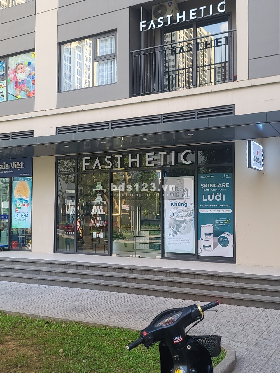 Bán shophouse chân đế DT 50m2 giá 6.6 tỷ, cho thuê 40 - 45tr/th, vị trí đẹp nhất Vinhomes Smart City
