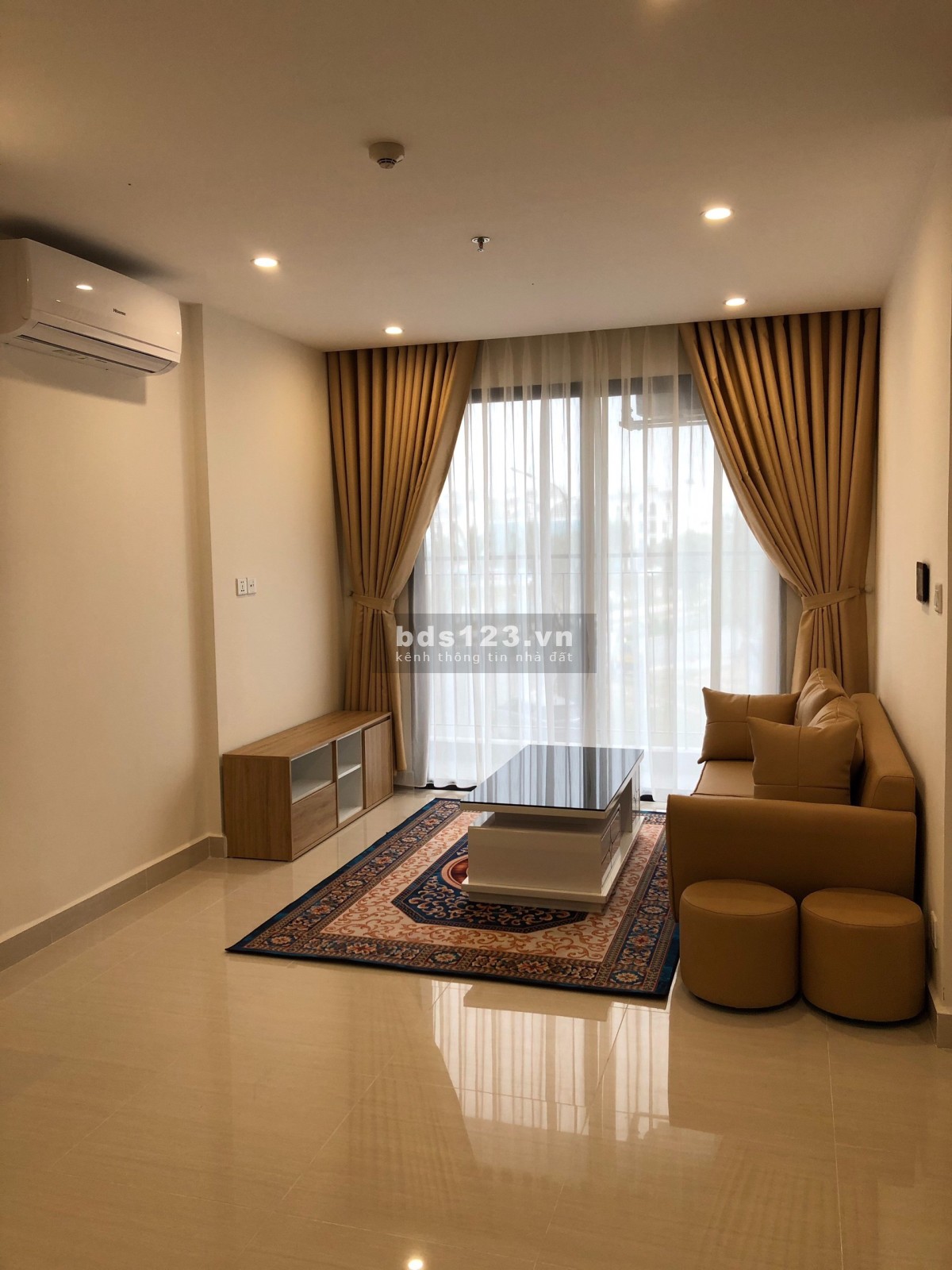 Cần cho thuê căn hộ 1PN+1 đồ cơ bản (có 3 giường) giá 5tr9 tại Vinhomes Ocean Park, Gia Lâm, HN