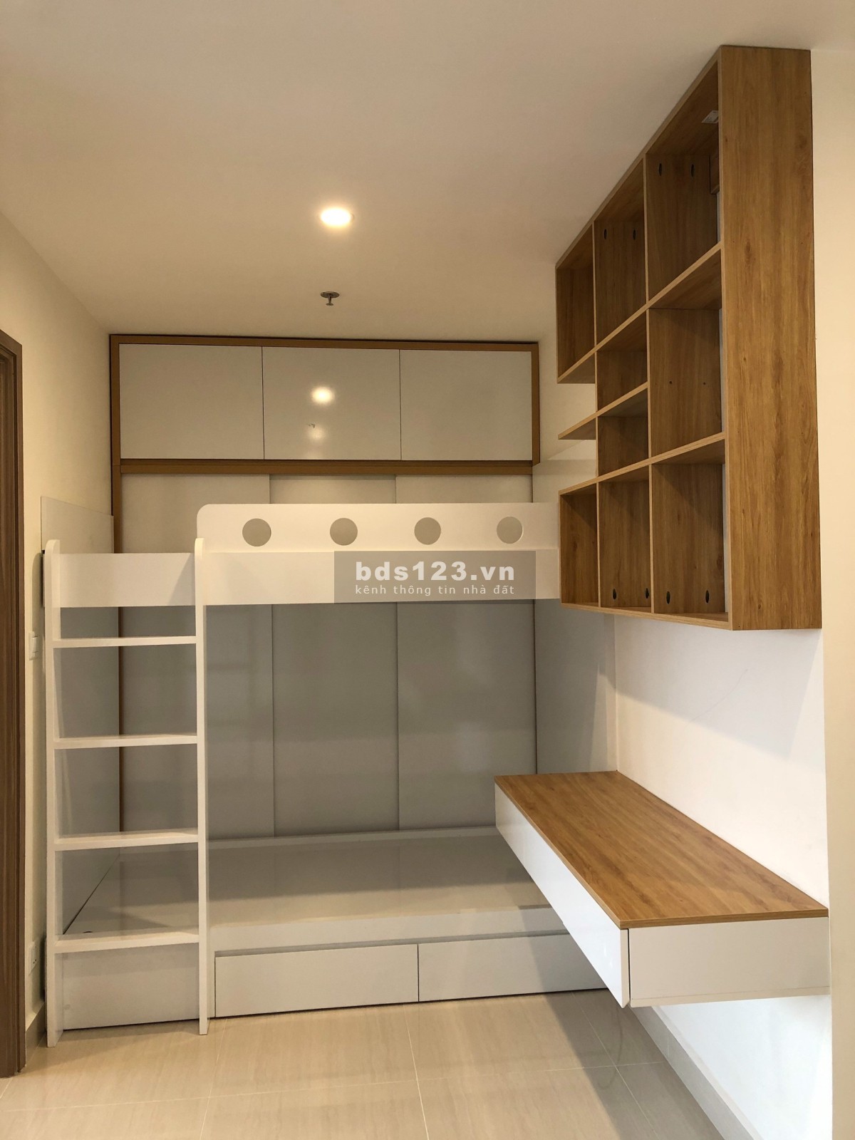 Cần cho thuê căn hộ 1PN+1 đồ cơ bản (có 3 giường) giá 5tr9 tại Vinhomes Ocean Park, Gia Lâm, HN