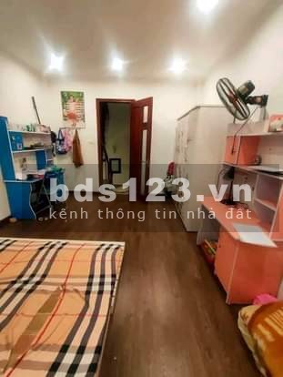 Bán rẻ gấp nhà Thanh Am 30m, 5 tầng, giá 2.8 tỷ