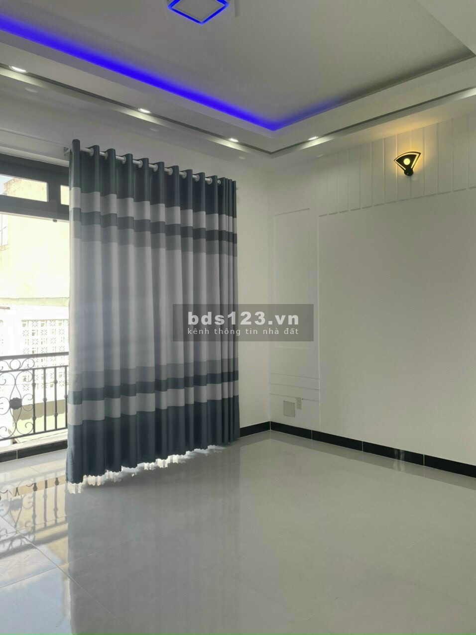 Bán nhà rộng 3 tầng ô tô đỗ cửa, gần chung cư Sơn Kỳ, giá 3.8 tỷ
