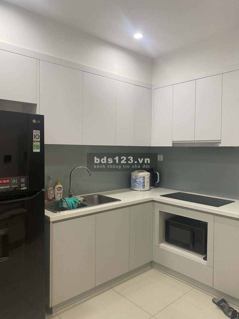 Vinhomes Smart City cho thuê 2PN, 1VS full đồ giá 11 triệu