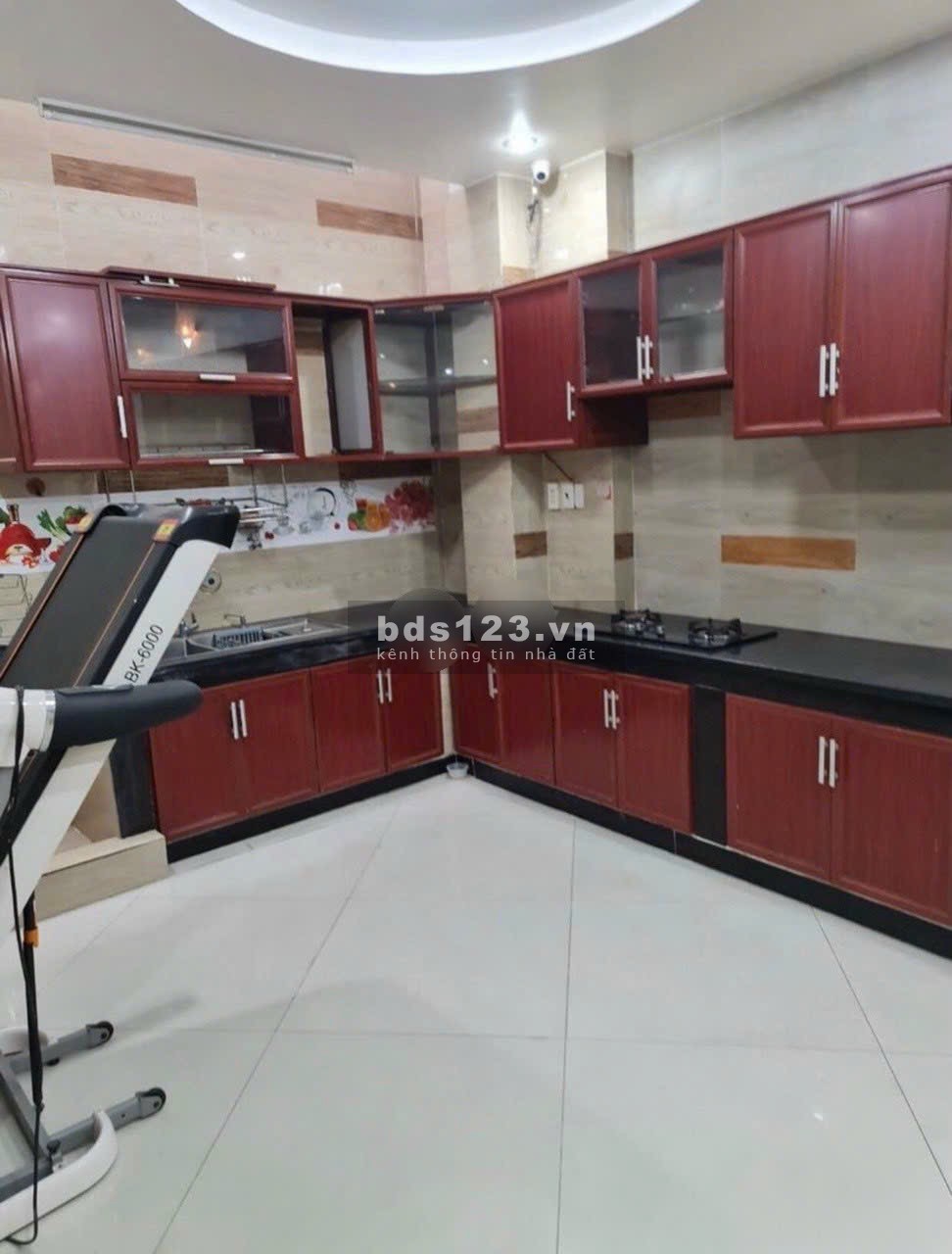 Mặt tiền khu chợ Tân Hương _ 4X20M _ 2 lầu _ Sân thượng _ 5 phòng ngủ
