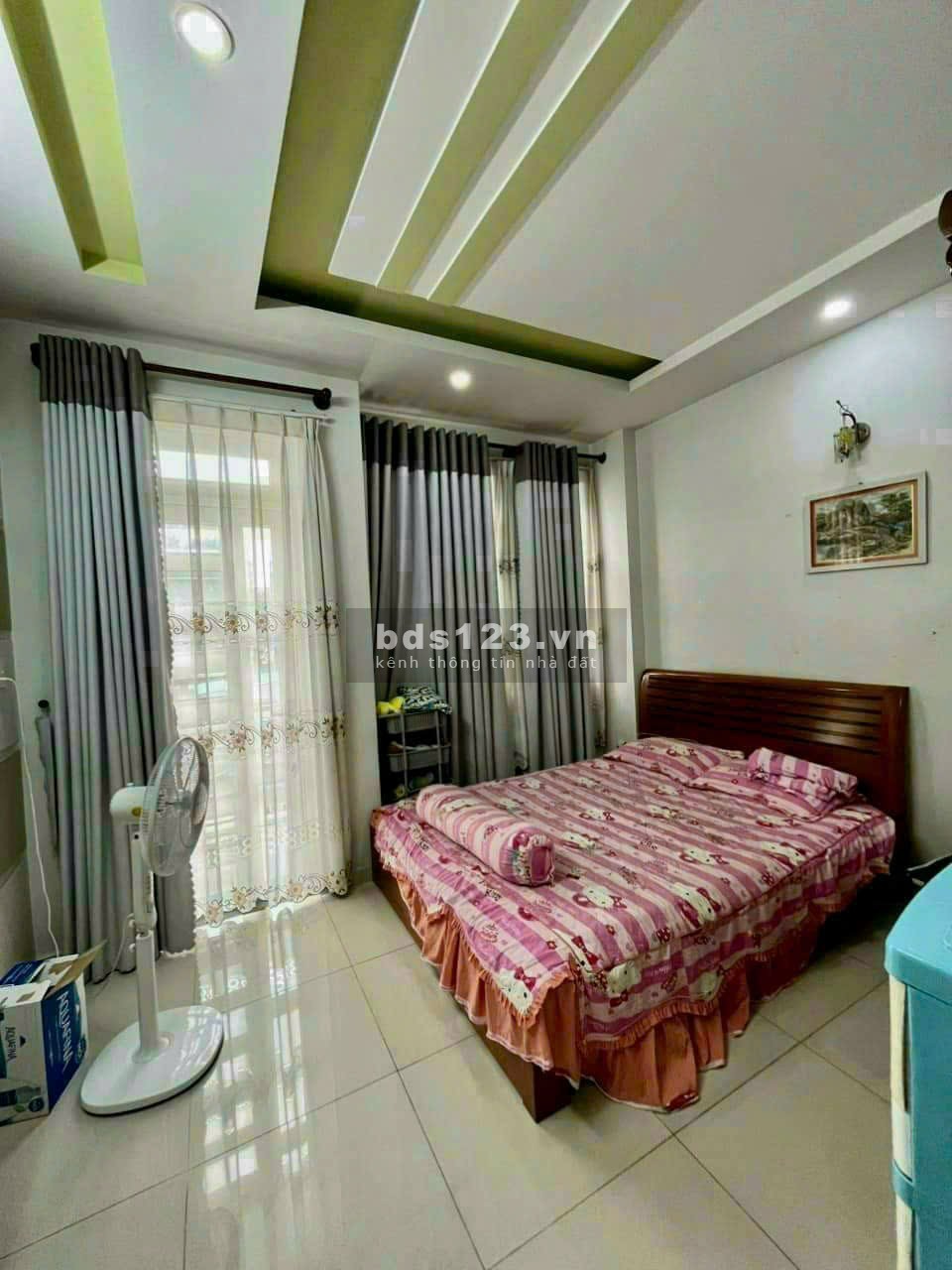Mặt tiền khu chợ Tân Hương _ 4X20M _ 2 lầu _ Sân thượng _ 5 phòng ngủ