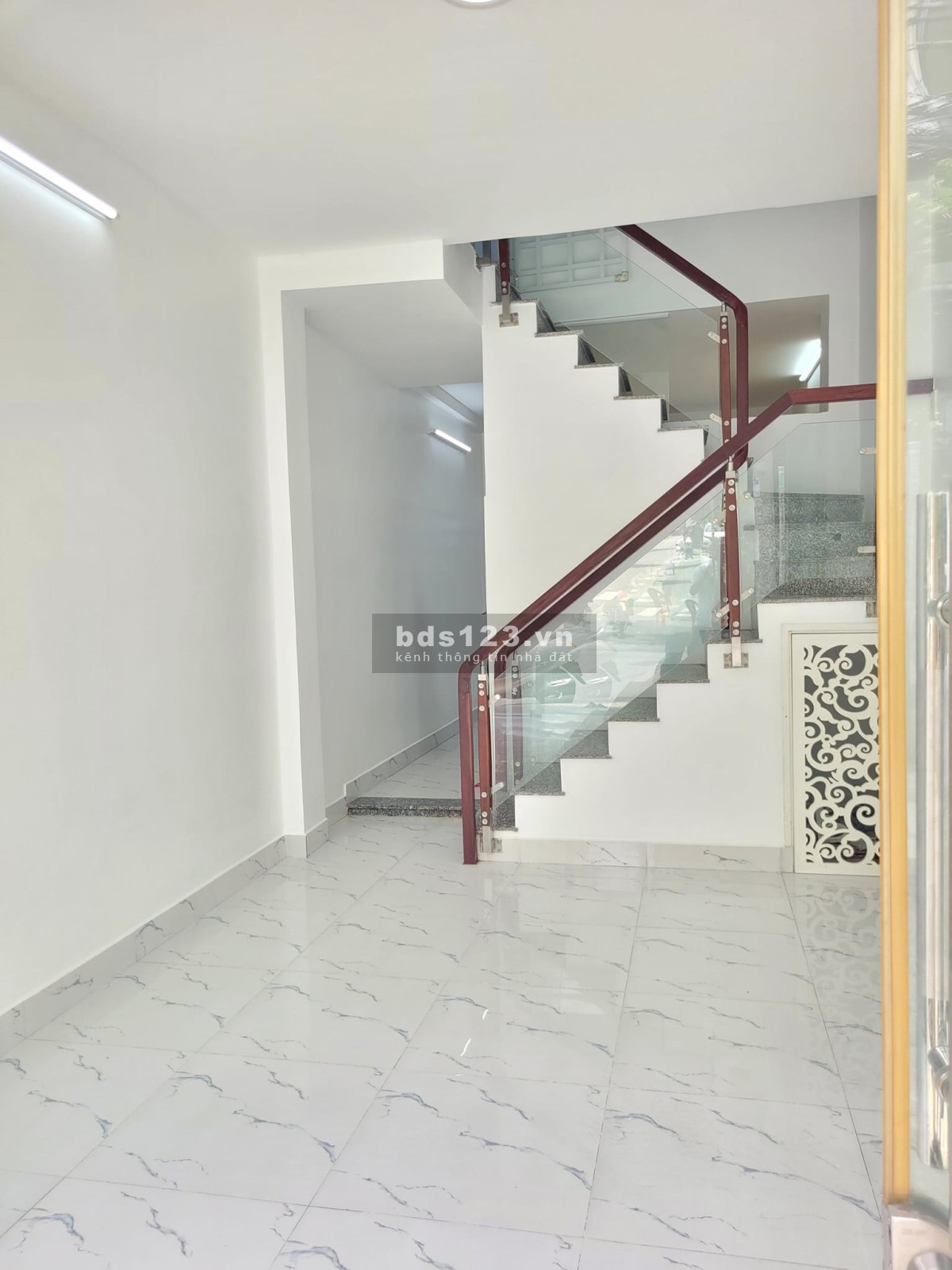 Bán nhà mặt tiền kinh doanh 15 triệu/tháng - 2 tầng ở ngay - 30m², giá chỉ 4,2 tỷ