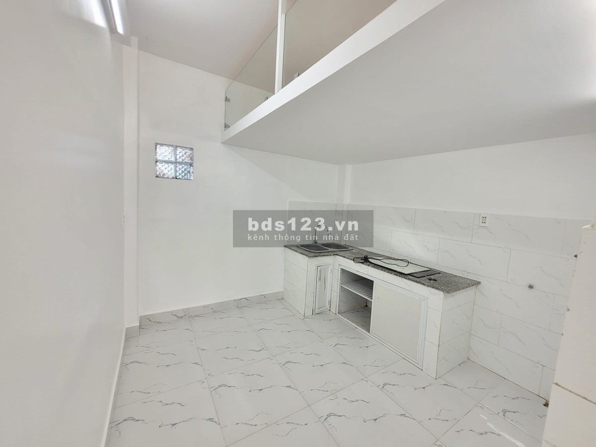 Bán nhà mặt tiền kinh doanh 15 triệu/tháng - 2 tầng ở ngay - 30m², giá chỉ 4,2 tỷ